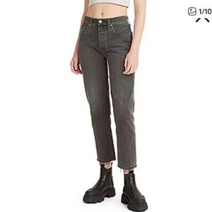 NWT Levi’s 501 Original Cropped Raw Hem Jeans Women’s Size 28x26
